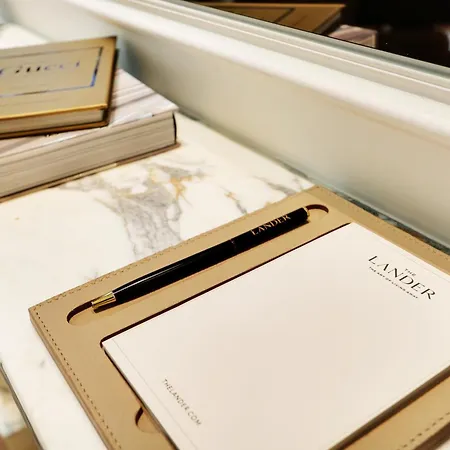 Thelander - Serviced In Louvre *