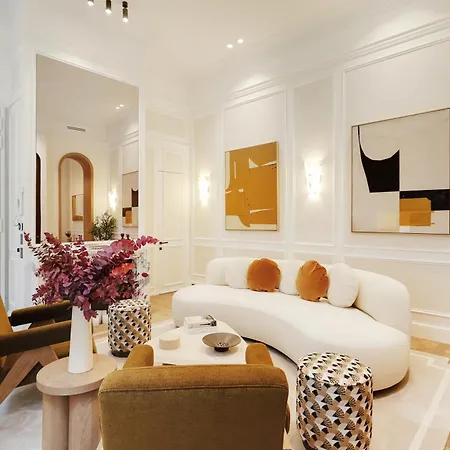 Thelander - Serviced In Louvre