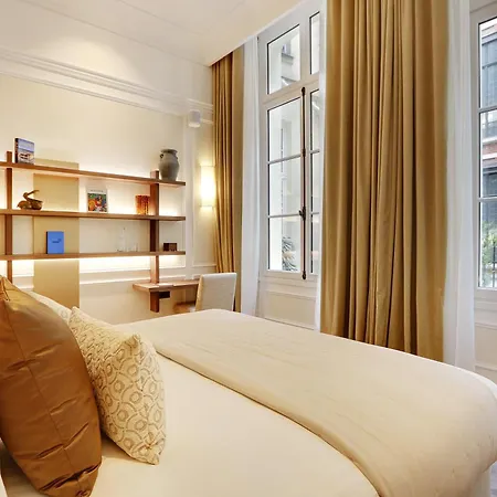 Thelander - Serviced In Louvre *