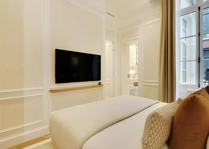 Thelander - Serviced In Louvre Paris