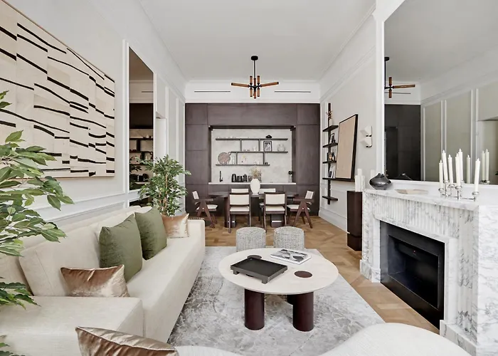 Thelander - Serviced In Louvre