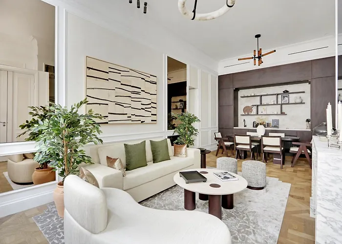 Thelander - Serviced In Louvre