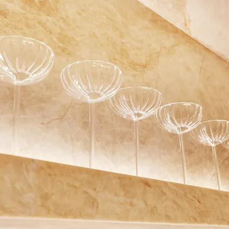 Thelander - Serviced In Louvre *